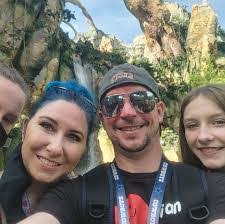 Zan Banks's Instagram, Twitter & Facebook