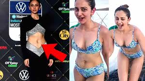 Rakul Preet Singh Bikini Video: After her VIRAL video in bikini, Rakul  Preet Singhs pictures flaunting her washboard abs in a cut-out dress  burning the cyber space