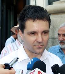 Dacă votul va fi negativ, a anunțat că se va întoarce în. NicuÈ™or Dan Wikipedia