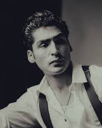 Enrique Duenas's Instagram, Twitter & Facebook