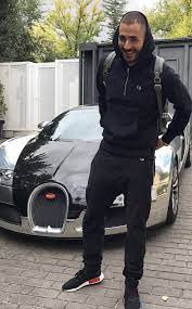 Vidéo lifestyle de karim benzema avec sa bugatti chiron et à l'entrainement au réal madrid. Karim Benzema And His Bugatti Veyron