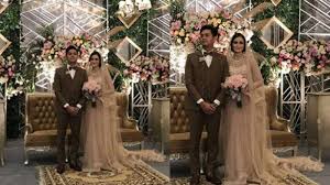 Dari lokasinya, sepertinya dinda dan pria tersebut sedang berada di kawasan seminyak. Putus Dari Dinda Kirana Aktor Miqdad Addausy Nikahi Aktris Nadya Fricella Intip Foto Pernikahannya Tribun Solo