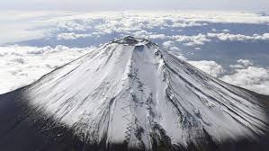 In Photos Mt Fuji Gets Season S First Snowcap