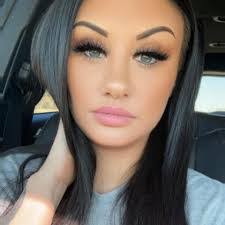 Maria Carson's Instagram, Twitter & Facebook