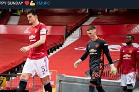 Everton players looked heartbroken as the current premier league champions celebrated, but there would be one more twist. Biang Kerok Offside Gagal Harry Maguire Umpat Hakim Garis Saat Everton Samakan Kedudukan Bolasport Com