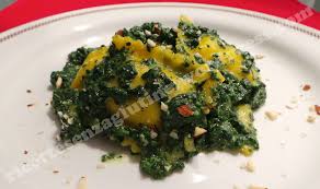 Una preparazione ricca e succulenta ma allo stesso tempo facile e veloce a base di crepes ripiene di spinaci lessi, ricotta e formaggio; Ravioli Con Crema Di Spinaci E Granella Di Mandorle Ricette Senza Glutine