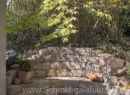Mauern Und Mauergestaltung Von Hans Schmid Gmbh Steinmauer Garten Garten Landschaftsbau Garten