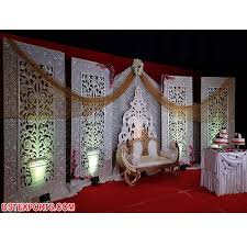 A complete, impressive luxury event needs the essential setting to shine, such as the perfect backdrops, the lush and stunning flowers, the. Glamour Modern Hindu Wedding Stage Decor Trending Stage Decor For Wedding Reception Stage Decoration For Hindu Wedding Kerala Buy Wedding Stage Indian Wedding Stage Decor Luxury Wedding Reception Stage Product On Alibaba Com