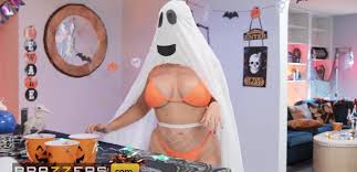 LaSirena69 surrenders to Xander Corvus bareback ass fire