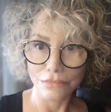 Relationship Expert, Paul Brunson, says if they have these 3 qualities,  they're a keeper! 😍