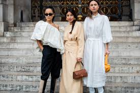 Puedes elegir estampados de lunares audaces, o puedes darle una oportunidad a un voluminoso vestido de fiesta estilo años 80. Las 20 Tendencias De Moda De 2020 Que Te Van A Conquistar