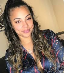 Danielle Simon's Instagram, Twitter & Facebook