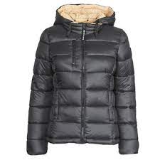 Belle coupe avec de jolis détails (plis dans le dos, boutons sur les manches, double rangé. Pepe Jeans Cata Noir Vetements Doudounes Femme 49 99