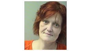 Woman hides lighter in roll of fat, lights roll of toilet paper