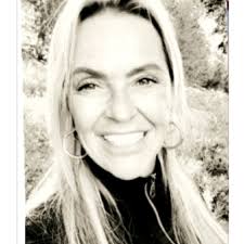 Lisa Wheadon's Instagram, Twitter & Facebook