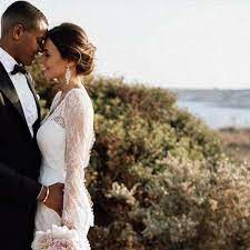 Join the discussion or compare with others! Akanji Hochzeit Bvb Spieler Hat Offenbar Seine Melanie Geheiratet Bvb