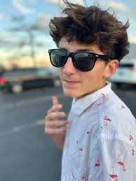 How to Have a Magical Christmas: Our Favorite Holiday Traditions and  Decorations