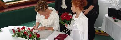 Wer bei seiner hochzeit lieber festen boden unter den füßen hat, kann auch in einigen häfen heiraten, in denen die wohlfühlschiffe anlegen. Heiraten Auf Dem Schiff Ostsee Hochzeit Nahe Rostock Und Wismar