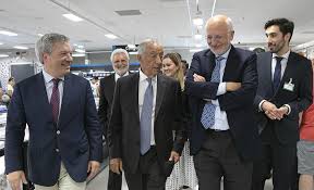 Somos um país tão nostálgico que as pessoas até têm saudades do estado de emergência, caramba. Presidente Visita Primeira Loja Da Mercadona No Pais Mercadona