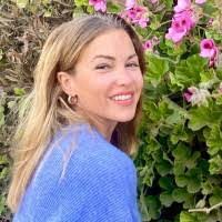 Jasmin Navarro's Instagram, Twitter & Facebook