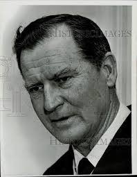 Larry Kenney's Instagram, Twitter & Facebook