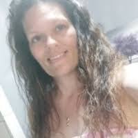 Leeann Pratt's Instagram, Twitter & Facebook