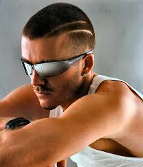 Isikan nombor kad pengenalan (mykad) atau pasport dan nombor telefon yang didaftarkan untuk membuat semakan. Botak