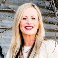 Katie Brakefield's Instagram, Twitter & Facebook