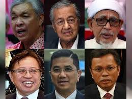 Kemelut ini membawa kepada peletakan jawatan mahathir mohamad sebagai perdana menteri ketujuh dan pelantikan tan sri muhyiddin yassin sebagai perdana menteri kelapan. Desas Desus Gabungan Baharu Untuk Malaysia