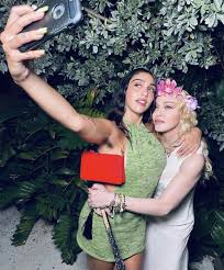 Madonna‏подлинная учетная запись @madonna 1 мая. Madonna On Twitter Like Pieces Of Your Heart Walking Around Outside Of You Lola