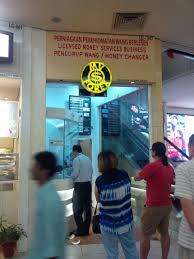 Mengapa mata uang asing turun nilainya? Ramai Suka Tukar Matawang Di Money Changer Ini Sebab Harga Berpatutan Libur