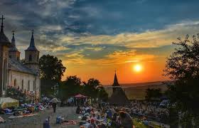 2.400 de persoane au participat în ultimele 24 de ore la prefectura județului cluj anunță că aproximativ 2.400 de pelerini au participat în utimele 24 de ore la. R6w7xnj81oe7gm