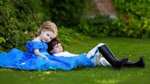 Istana kerajaan,adalah dongeng versi imajinasi anak ku,dengan cara kreatif membuat istana dari bekas kayu potongan yg sudah terbuang.dengan imajinasi anak. Cerita Dongeng Putri Terbaru 2021 Poskata