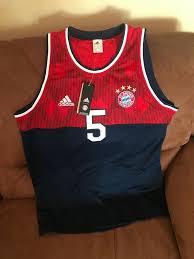 Dann bist du hier genau richtig: Adidas Bayern Munich Basketball Soccer Tank Top Jersey Nwt Size L Men Ebay Soccer Tank Soccer Tank Tops Bayern