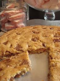 Les Recettes D Emilie Cookie Geant Au Toblerone Cookies Et Biscuits Cookies Geant Cookies Recette