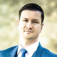 Robin Stickel's Instagram, Twitter & Facebook