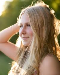 Trystan's summer session is a whole vibe of all things natural and wild.  Wildflowers, sunshine, and a cool creek. I might be biased but the Ozarks  is the the most beautiful place