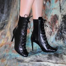 Pin On Boots Heaven