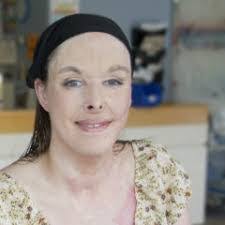 Diane Favreau's Instagram, Twitter & Facebook