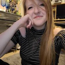 Happy #moderatormonday! My name is Dani and I'm a Mod for Joy's lovely  group! Just wanted to introduce myself!! I am 26, originally from Kansas  City, Missouri but now live in Orlando,