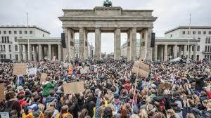 Greta Thunberg Celebrates More Than 20 000 Participants In The Friday Climate Demo In Berlin Teller Report