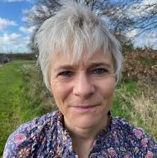 Lisa Rowlands Lisa Rowlands Clinical & Sports Dietetics