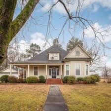 Jackson Tennessee Craftsman Circa Old Houses Old Houses For Sale And Historic Real Estate Listings Old Houses For Sale Old Houses Historic Home