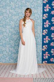 We did not find results for: Schlichtes Brautkleid Schmal Und Elegant Mit Schleppe