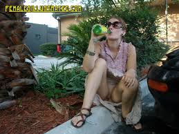 Accidental Nudity In Public - Mega Porn Pics