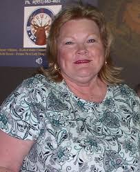 Constance Peters's Instagram, Twitter & Facebook