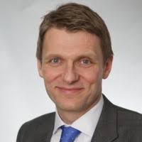 90+ perfiles de «Herbison»