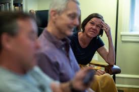 Column: 'You're capable, but other people don't see you that way.' Blind  memoir teacher helps Chicago seniors preserve their stories