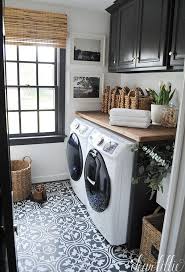 22 Gorgeous Tile Ideas For Modern Farmhouse And Cottage Laundry Rooms In 2020 White Laundry Rooms Laundry Room Tile Laundry Room Layouts