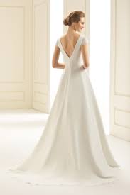 Royale hochzeitsroben eine kleine modische revolution war. Brautkleid Letizia Avorio Vestito